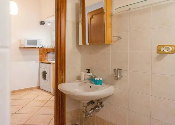 Easytopstay - Monti Apartment *